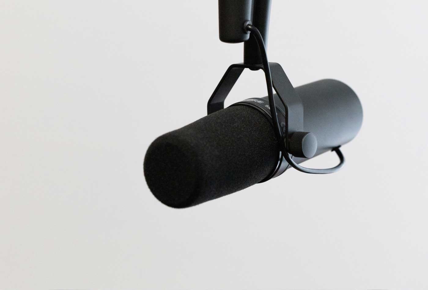 Corporate podcasts for companies - Shows a microphone